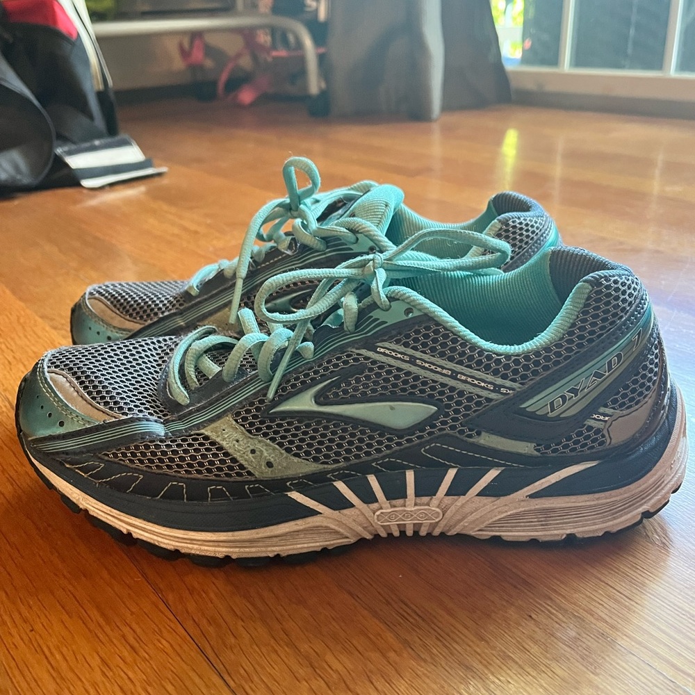 Brooks sneakers